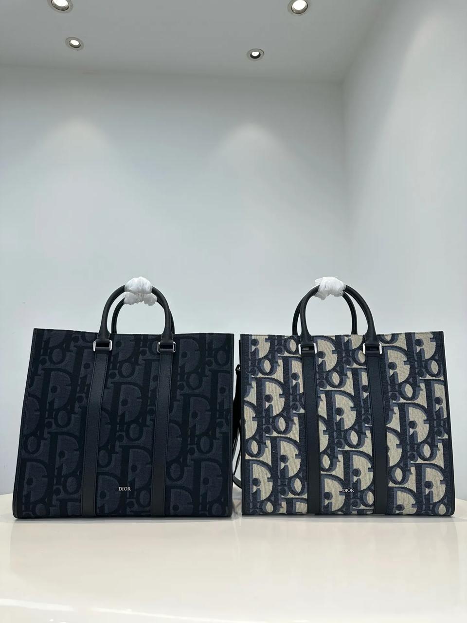 East-West Tote Bag Black Dior Oblique Jacquard and Black Grained Calfskin
