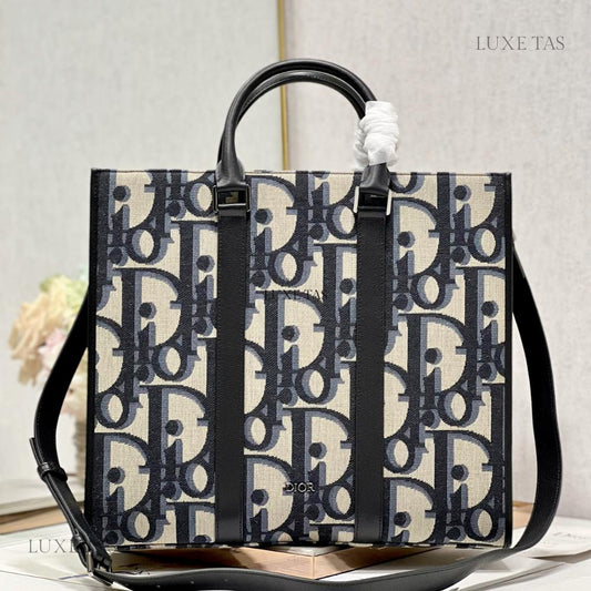 East-West Tote Bag Black Dior Oblique Jacquard and Black Grained Calfskin