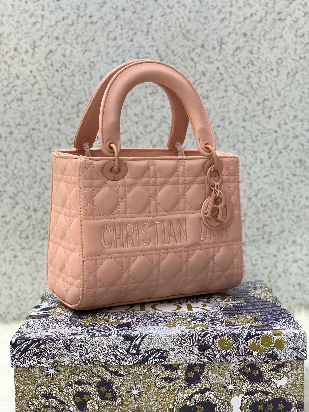 “Christian Dior Lady Dior White Quilted Handbag – Luxury Designer Tote Bag”