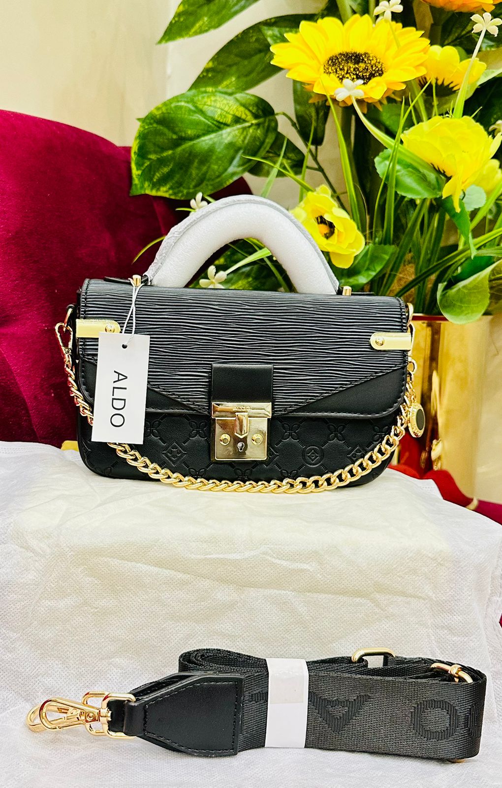 Stylish White Handbag with Gold Chain